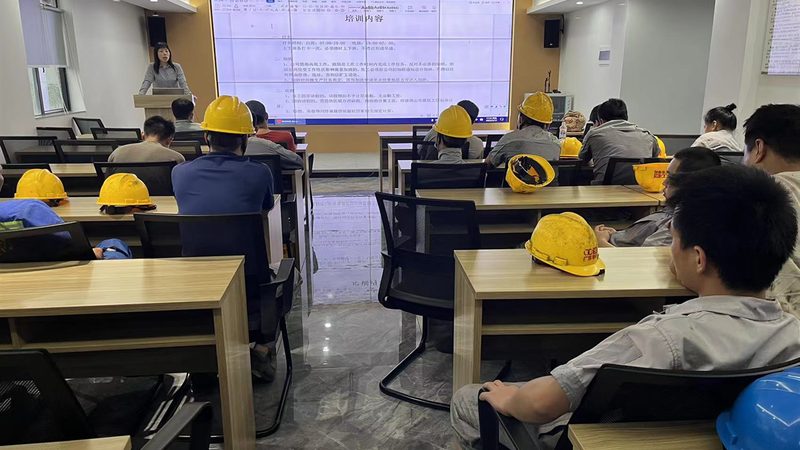 叉车证和挖掘机证考试流程解析：关键步骤与注意事项