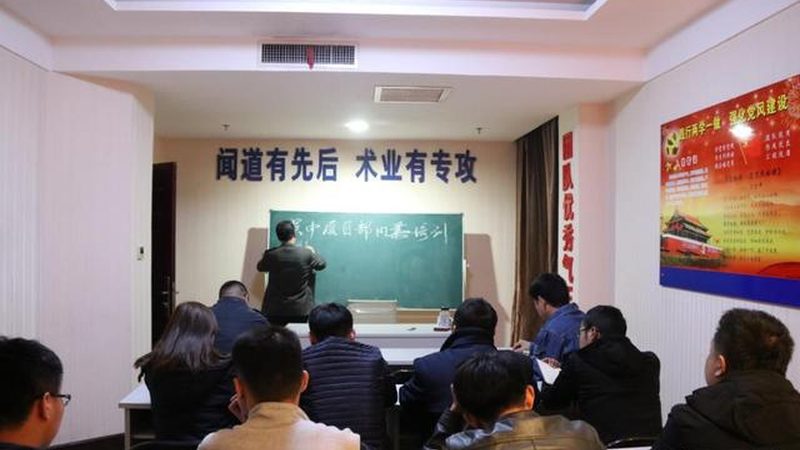 女性电工培训后月薪几何？揭秘职业发展潜力**