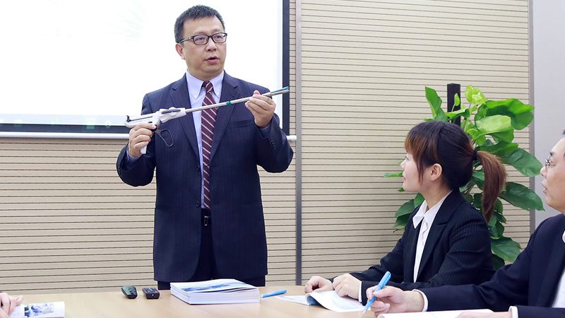 小标题：建造师职业前景与市场需求